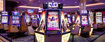 slotmax platform displayed on Android and iOS mobile devices in the Philippines